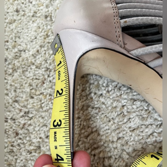 Bcbgmaxazria MA-LEDDER Beige Gladiator peep-toe tasselback sandal heels size 8.5 - Picture 5 of 5